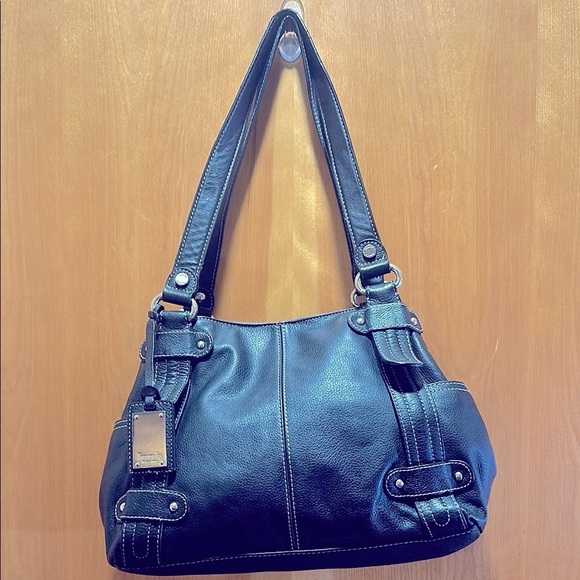 Tignanello Handbags - Tignanello leather shoulder bag
